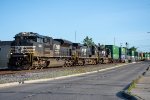 NS 1225 leads 28C along Witt Way